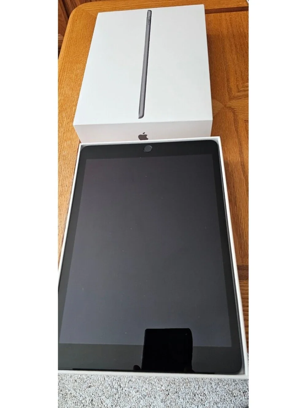 -Apple iPad (9th Generation) A2603 64 GB  bundle with speck case